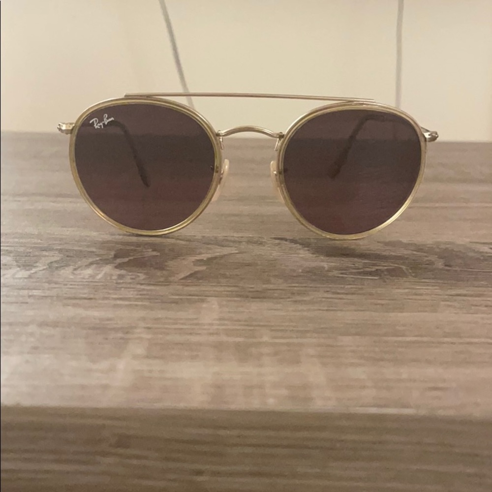 rayban round sunglasses- brown. Comes with case